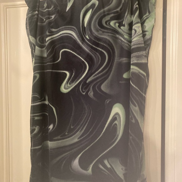 H&M Abstract Print Mesh Skirt, Size XL - Picture 3 of 3